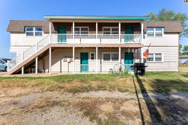 Photo of 806 S Edwards Ave, Moundridge, KS