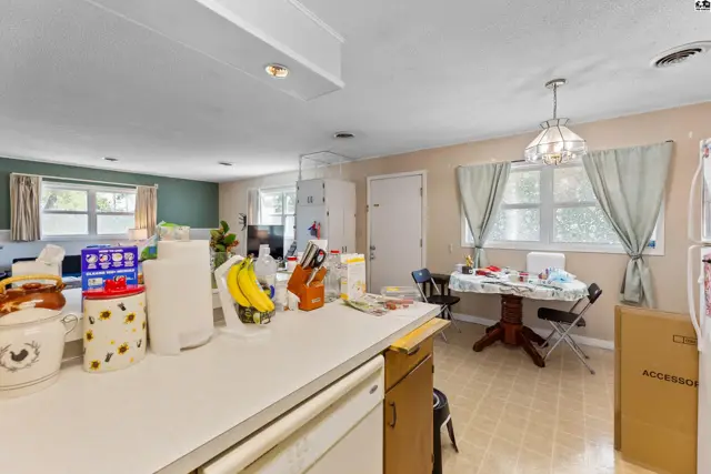 Photo of 806 S Edwards Ave, Moundridge, KS