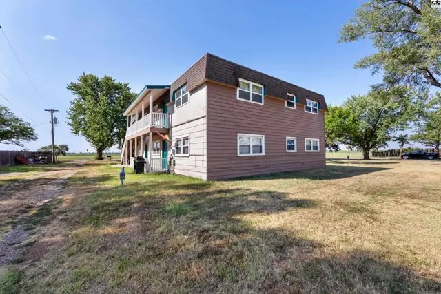 Photo of 806 S Edwards Ave, Moundridge, KS