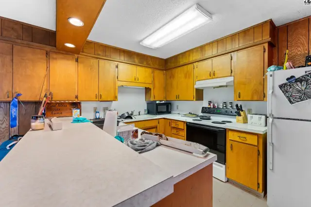 Photo of 806 S Edwards Ave, Moundridge, KS