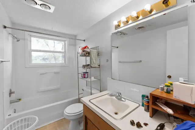 Photo of 806 S Edwards Ave, Moundridge, KS