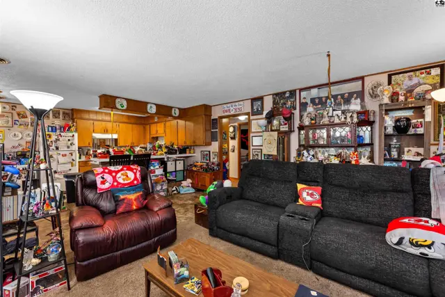 Photo of 806 S Edwards Ave, Moundridge, KS
