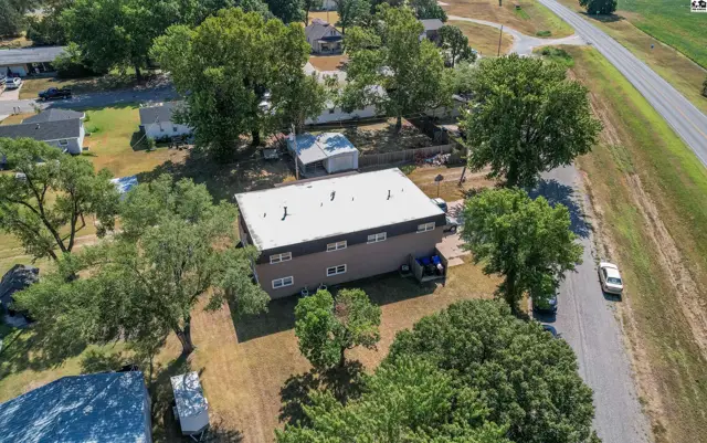 Photo of 806 S Edwards Ave, Moundridge, KS