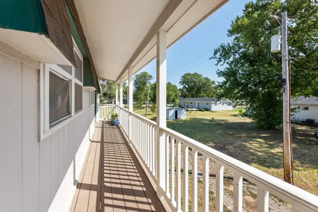 Photo of 806 S Edwards Ave, Moundridge, KS