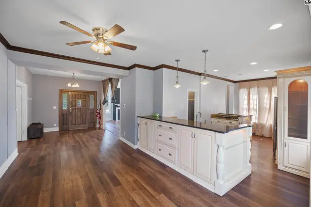 Photo of 2100 N Monroe St, Hutchinson, KS