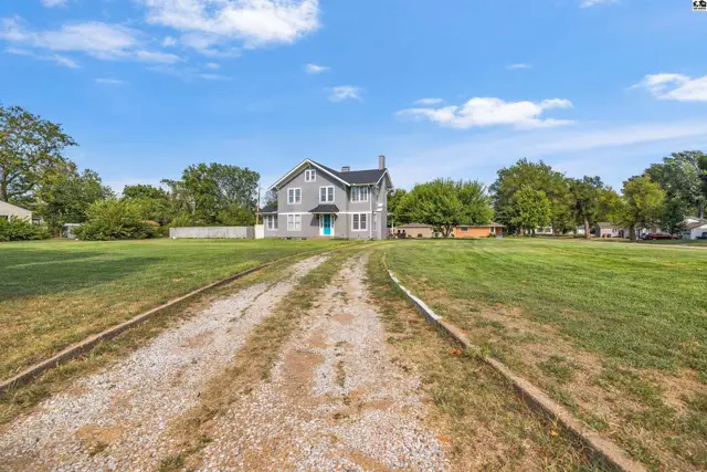 Photo of 2100 N Monroe St, Hutchinson, KS