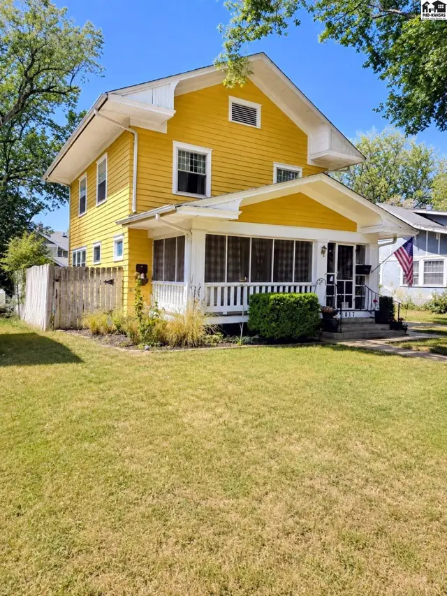 Photo of 1817 N Ash St, Hutchinson, KS