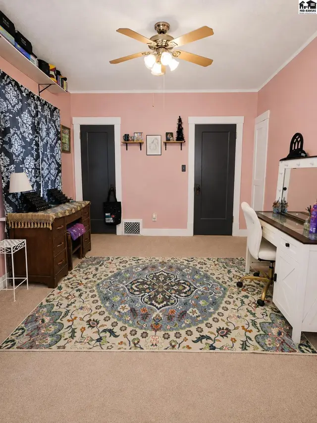 Photo of 1817 N Ash St, Hutchinson, KS