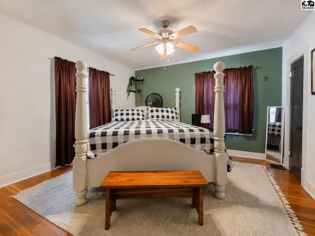 Photo of 1817 N Ash St, Hutchinson, KS