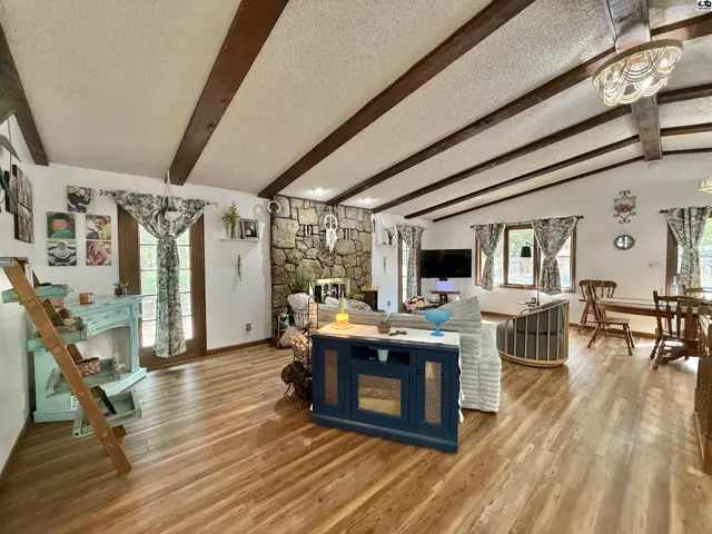 Photo of 3912 Mission Dr, Hutchinson, KS