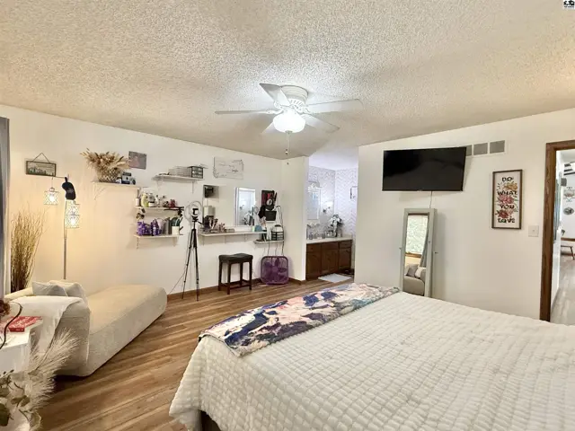 Photo of 3912 Mission Dr, Hutchinson, KS