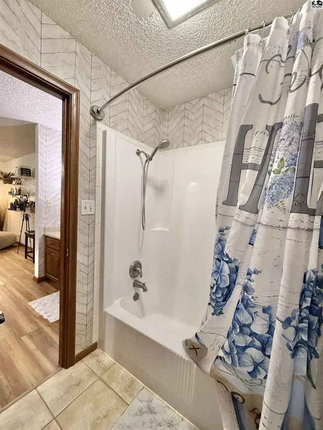Photo of 3912 Mission Dr, Hutchinson, KS