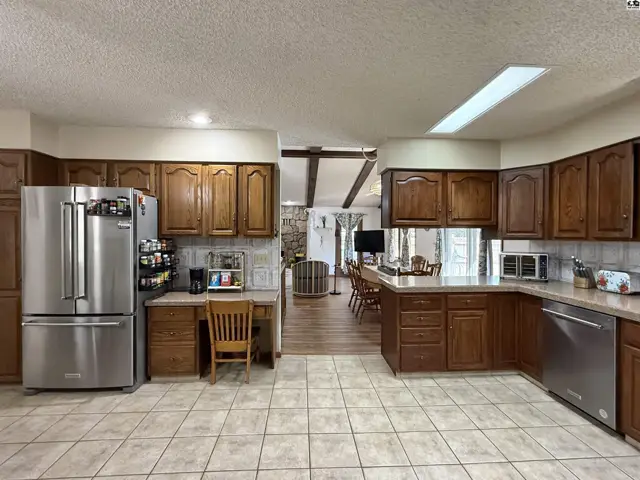 Photo of 3912 Mission Dr, Hutchinson, KS