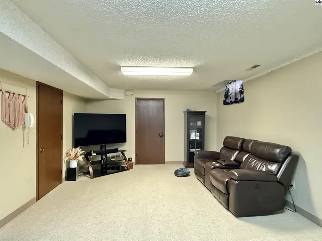 Photo of 3912 Mission Dr, Hutchinson, KS