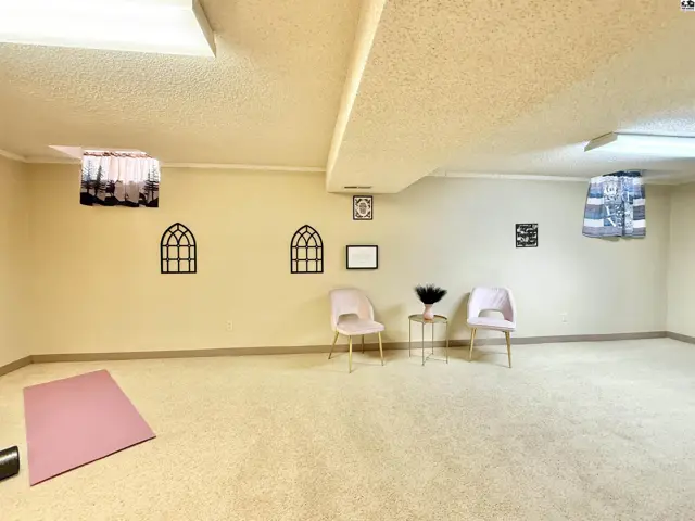 Photo of 3912 Mission Dr, Hutchinson, KS
