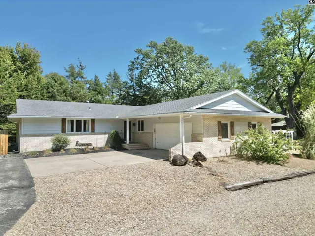 Photo of 3912 Mission Dr, Hutchinson, KS