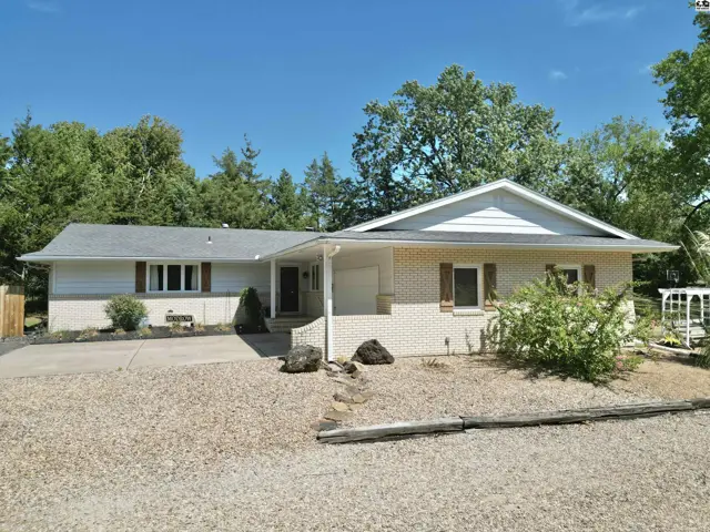Photo of 3912 Mission Dr, Hutchinson, KS