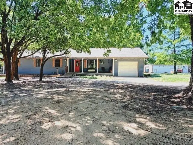 Photo of 605 W 67th Ln, Hutchinson, KS