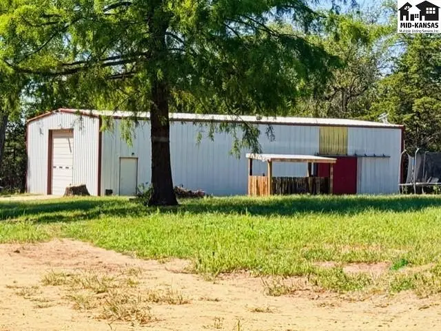 Photo of 605 W 67th Ln, Hutchinson, KS