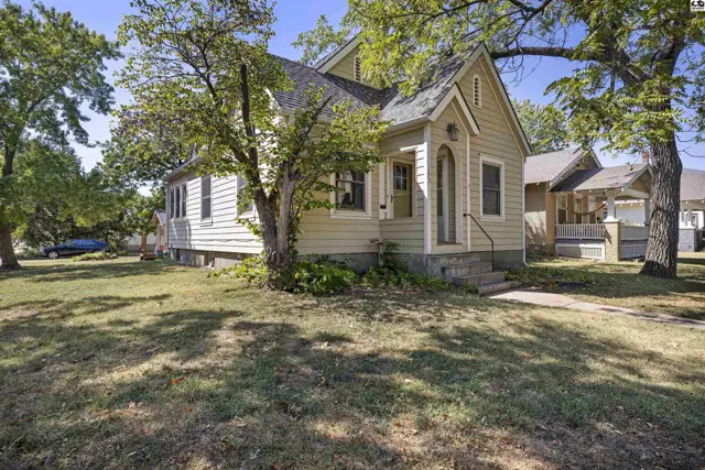 Photo of 322 S Ash St, McPherson, KS