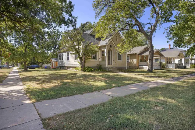 Photo of 322 S Ash St, McPherson, KS