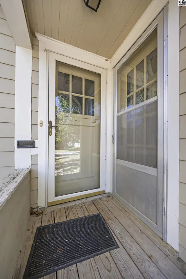 Photo of 322 S Ash St, McPherson, KS