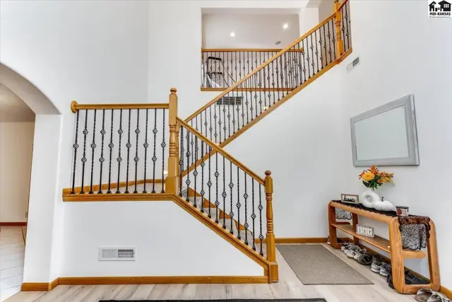 Photo of 618 E 71st Ave, Hutchinson, KS
