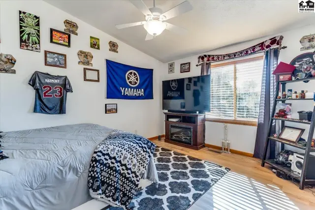 Photo of 618 E 71st Ave, Hutchinson, KS