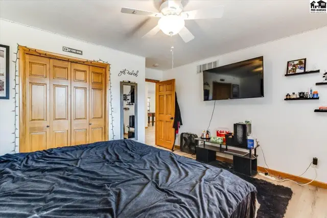 Photo of 618 E 71st Ave, Hutchinson, KS