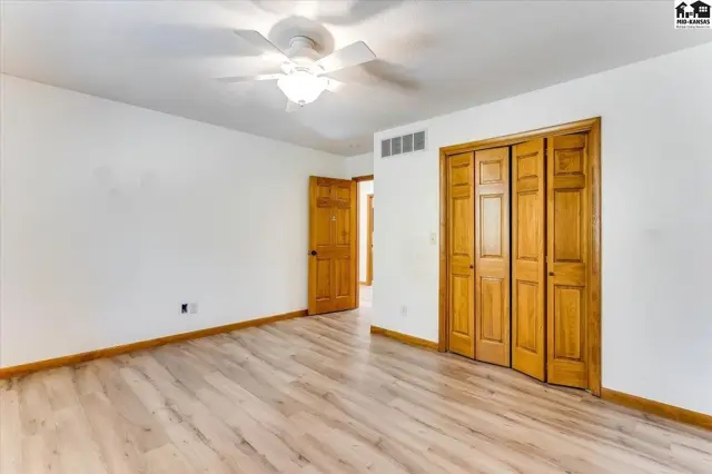 Photo of 618 E 71st Ave, Hutchinson, KS