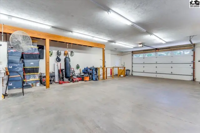 Photo of 618 E 71st Ave, Hutchinson, KS