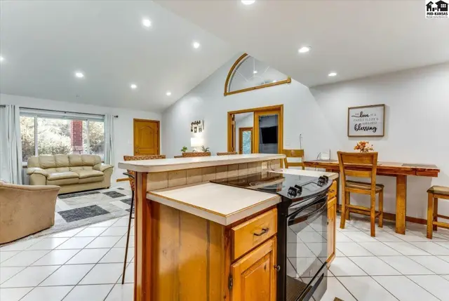 Photo of 618 E 71st Ave, Hutchinson, KS