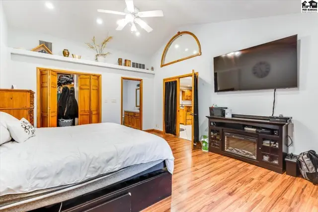 Photo of 618 E 71st Ave, Hutchinson, KS