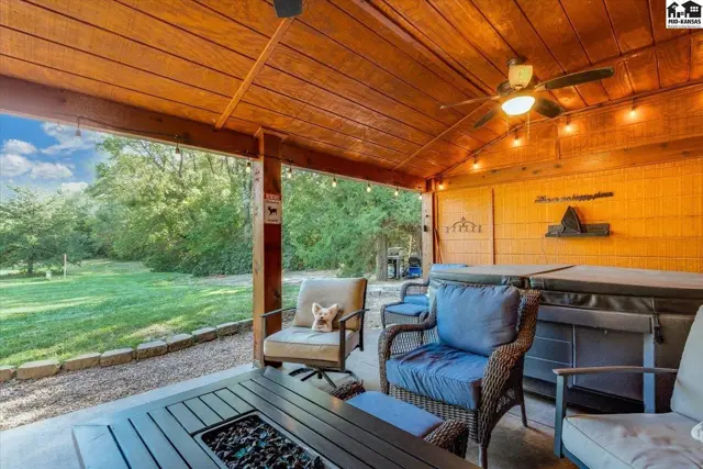 Photo of 618 E 71st Ave, Hutchinson, KS
