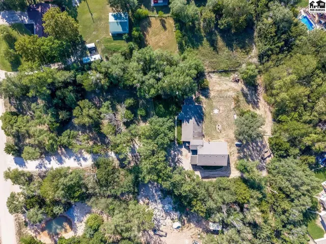 Photo of 618 E 71st Ave, Hutchinson, KS