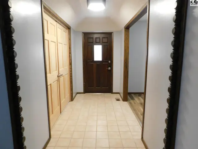 Photo of 810 Lochinvar Ln, Hutchinson, KS