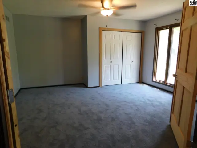 Photo of 810 Lochinvar Ln, Hutchinson, KS