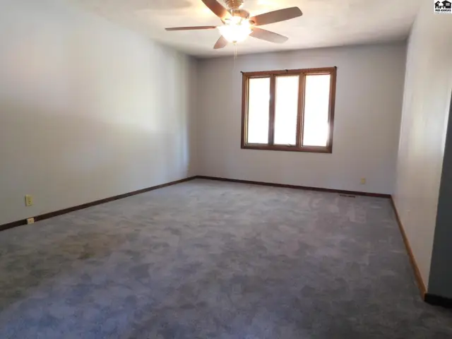 Photo of 810 Lochinvar Ln, Hutchinson, KS