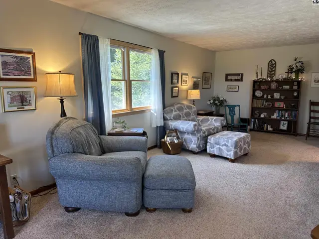 Photo of 914 Sioux Rd, Lindsborg, KS