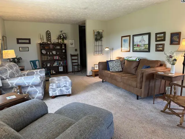 Photo of 914 Sioux Rd, Lindsborg, KS