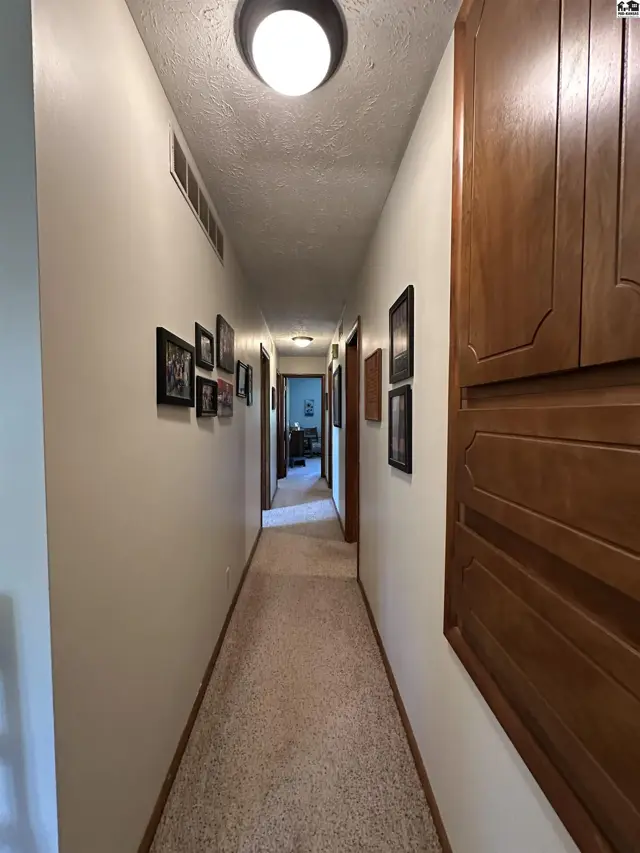 Photo of 914 Sioux Rd, Lindsborg, KS