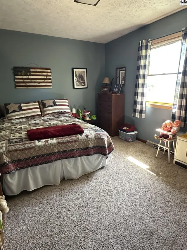 Photo of 914 Sioux Rd, Lindsborg, KS