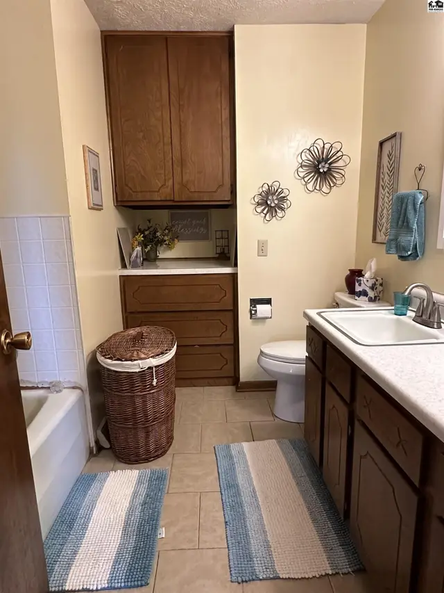 Photo of 914 Sioux Rd, Lindsborg, KS