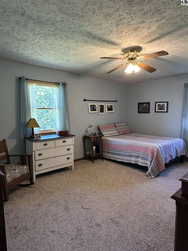 Photo of 914 Sioux Rd, Lindsborg, KS