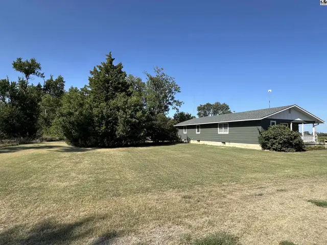 Photo of 914 Sioux Rd, Lindsborg, KS