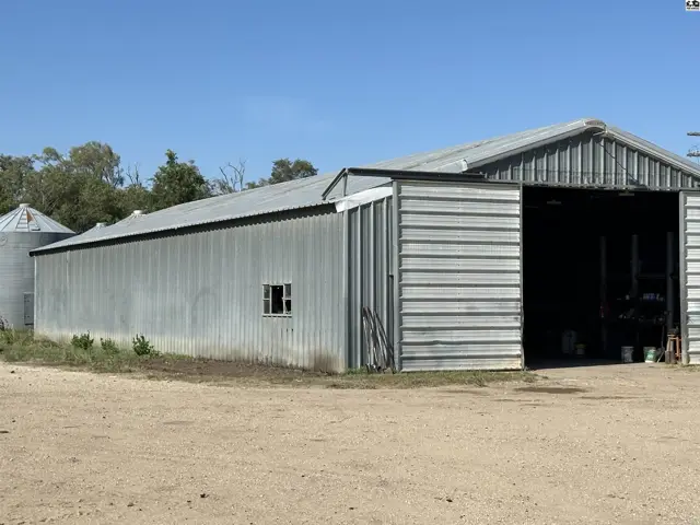 Photo of 914 Sioux Rd, Lindsborg, KS
