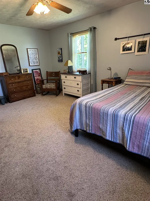 Photo of 914 Sioux Rd, Lindsborg, KS