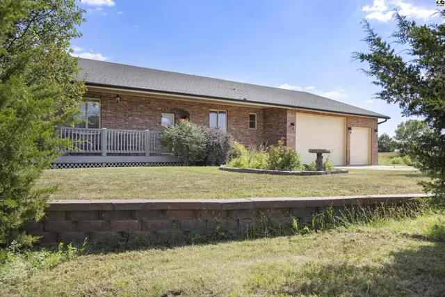 Photo of 105 Jet Cir, Brookville, KS
