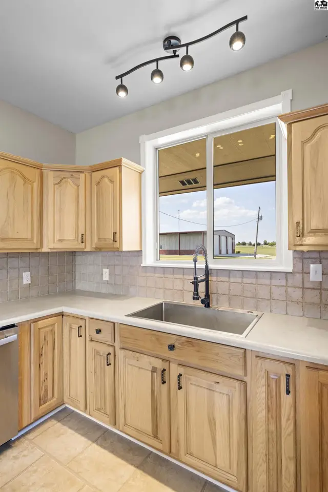 Photo of 105 Jet Cir, Brookville, KS