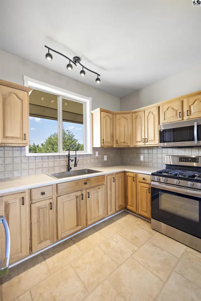 Photo of 105 Jet Cir, Brookville, KS
